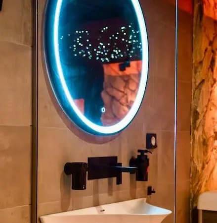 Nuxia Suites&spa L'avolupte *