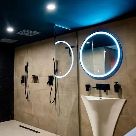 Nuxia Suites&spa L'avolupte Apartment