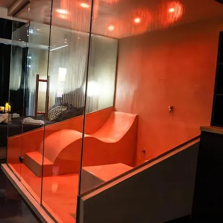 Nuxia Suites&spa L'avolupte شقة *
