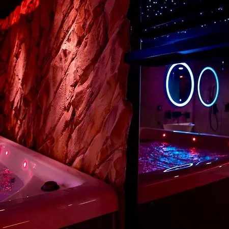 Nuxia Suites&spa L'avolupte شقة *